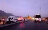رضازاده: تصادف و آتش‌سوزی دو خودرو در میاندوآب ۵ فوتی برجای گذاشت