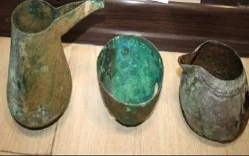 کشف اشیای تاریخی سه هزار ساله در خرمدره