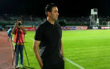 عضو هیئت مدیره استقلال: نکونام فعلاً در تیم باقی می‌ماند
