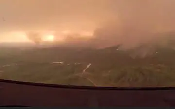 تصاویر هوایی از گستردگی آتش سوزی در کالیفرنیا +فیلم 