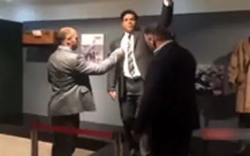 بازدید دو قهرمان المپیک از مجسمه مومی جهان پهلوان تختی