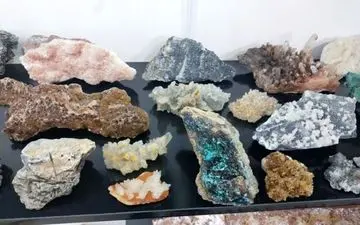 
کشف ۳۰ تن سنگ کرومیت قاچاق در حاجی‌آباد
