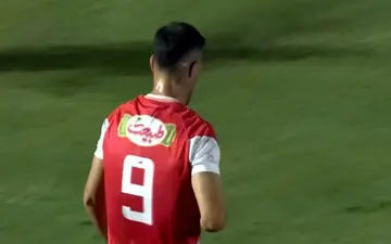 تهدید دروازه ذوب آهن با ضربه سر علیپور + ویدئو