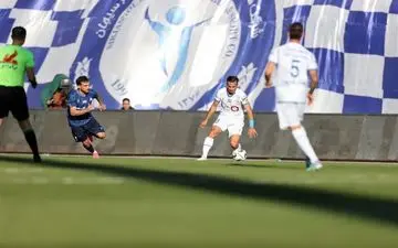 تساوی گل‌گهر و استقلال در ۴۵ دقیقه نخست
