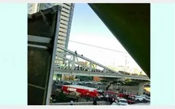 مردم مانع خودکشی دختر جوان شدند
