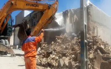 آغاز عملیات تخریب ۹۴ جولانگاه معتادین متجاهر در محله آقا‌جان کرمانشاه
