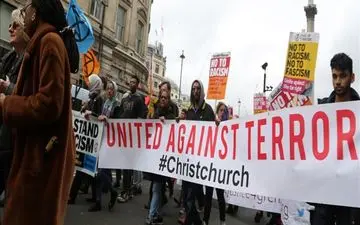 تظاهرات ده‌هاهزار نفری لندنی‌ها علیه نژادپرستی و اسلام هراسی