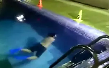 از صف تشکیل دادن زنان برای شلاق خوردن تا قهرمان شنا شدن بدون دست