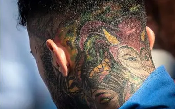 تب تتو زدن به سنین زیر ۱۴ سال رسید | ۴۰ میلیون تومان برای تتوی کامل یک دست

