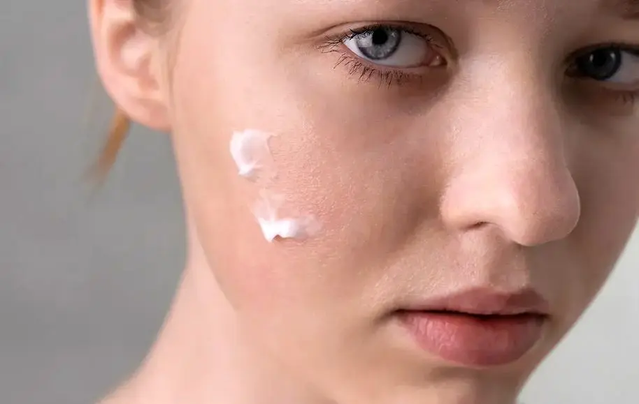 از بین بردن لک صورت با خمیردندان