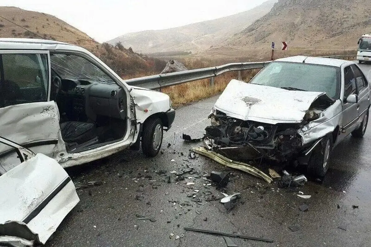   ۲۲ مصدوم با یک فوتی در ۲ تصادف در محور شهمیرزاد - فولادمحله 