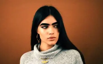 حمله کاربران اینترنتی به دختر مدلینگ 17 ساله با ابروهای جنجالی + عکس ها