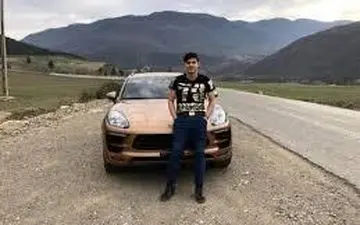 تصادف سردار آزمون با پورشه اش