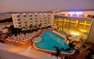 ١٠ چیزی که در هتل ها رایگان است و از آن بی خبر هستید