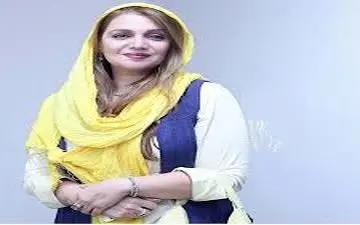 تیپ و ژست جالب الهام پاوه نژاد در میان دوستانش (عکس)