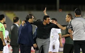 اعتراض پیروانی به حضور هواداران و درگیری نیمکت‌نشینان 