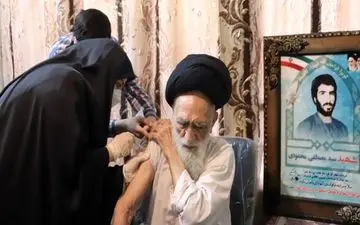 باسابقه ترین امام جمعه کشور واکسن ایرانی کرونا را دریافت کرد