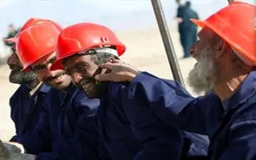 مظلومیت کارگر همین بس که اخلال‌گر و مزدور خوانده شود/ کارگران تریبون ندارند