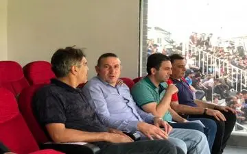 آندو در دربی روی نیمکت استقلال؟ تیموریان شفاف‌سازی کرد!
