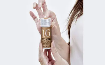 با وکس استیک، درخشش و زیبایی موهایتان را چند برابر کنید!
