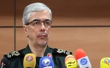 سرلشکر باقری: جامعه بی‌بهره از ایثار و شهادت، جامعه‌ای بی‌روح و رو به زوال است