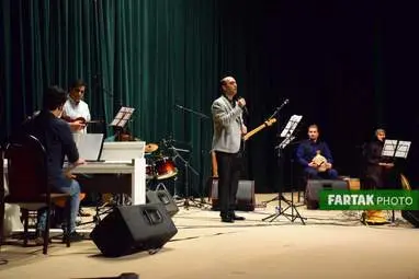 آخرین کنسرت سال در همدان / با اجرای گروه چکاد و با صدای هنرمند مردمی «کاظم مرادی»