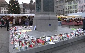 ادای احترام مردم فرانسه به کشته شدگان حمله تروریستی استراسبورگ + فیلم 