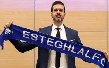 اولین درگیری استراماچونی؛ برکناری برای حضور مربی پرسپولیسی!