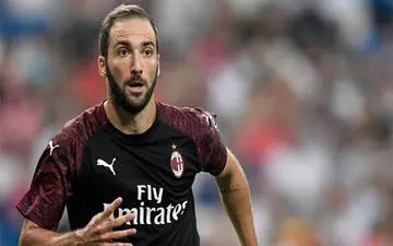 تمسخر ستاره آرژانتینی توسط هواداران ناپولی