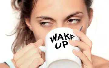 ۵ دلیل خستگی مفرطی که در طول روز احساس می‌کنیم