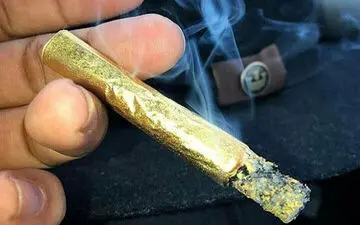  فروش سیگارهای لاکچری در چهارراه مولوی، نخی ۲۰۰هزار تومان!