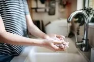چه تعداد دست شستن در روز زیاده روی محسوب می‌شود؟


