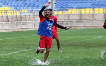 تمرین آدینه سرخپوشان در دو گروه برگزار شد