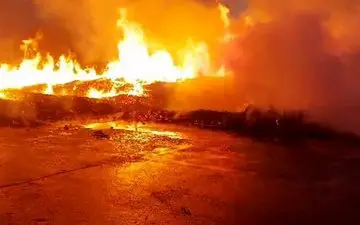 
جزئیات حریق گسترده انبار بزرگ لباس در ورامین
