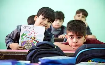 بلاتکلیفی شهروندان تهرانی درباره وضعیت تعطیلی یا دایر بودن مدارس در روز چهارشنبه