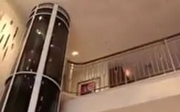 آسانسور مدرنی که بدون موتور کار می‌کند!