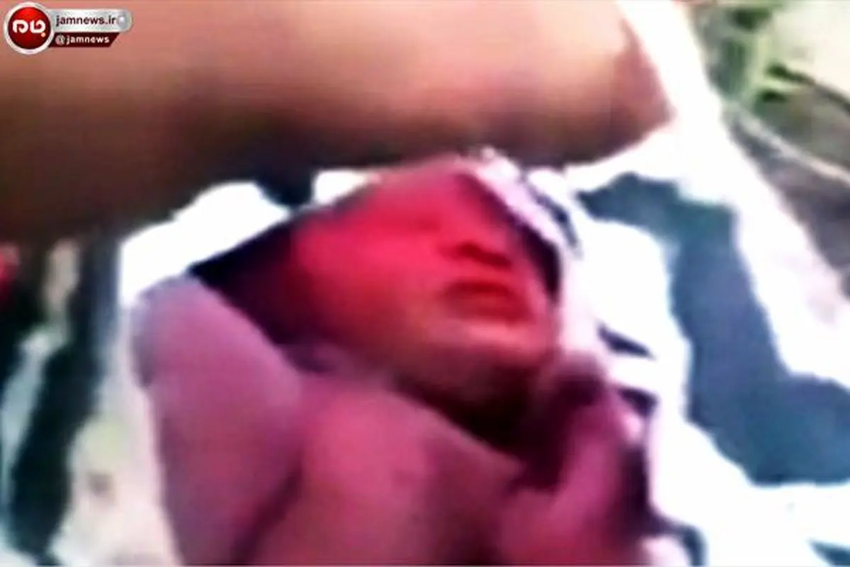 نوزاد رها شده در خیابان عابران را شوکه کرد + تصاویر