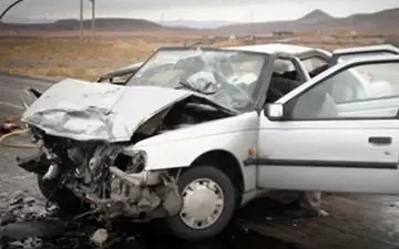 واژگونی پژو ۴۰۵ در اتوبان اصفهان–کاشان؛ یک نفر جان باخت

