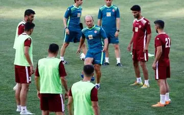 پرسپولیس پشت در‌های بسته بازی می‌کند