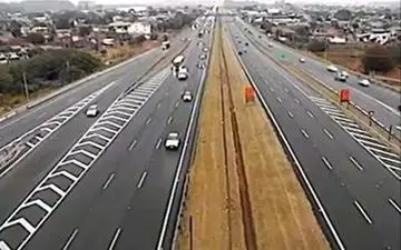 
ویدیو/ تصادف با گارد ریل حین چرت زدن پشت فرمان