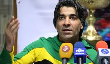 انتقاد تند وحید شمسایی از تاج و فدراسیون فوتبال
