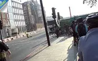 فرار میلیمتری دوچرخه سواران از مرگ در تصادف با کامیون! +فیلم 