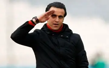 واکنش عجیب علی کریمی به یک دست‌نوشته علیه او