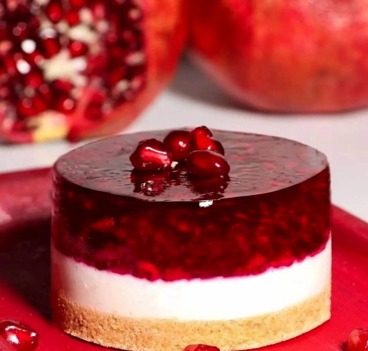 طرز تهیه  دسر شکلاتی با ژله انار | طعمش بی نظیره!