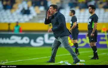  قلعه‌نویی: ۵ روز است که سر یک پنالتی جو مملکت را به‌هم ریخته‌اند/ آقای ممبینی! به داوران فشار نیاور!