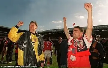 حادثه تکان‌دهنده در دنیای فوتبال؛ جزئیات مرگ مشکوک دروازه‌بان سابق آرسنال و یوونتوس در برخورد با قطار!