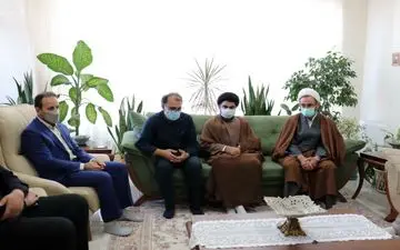 دیدار نماینده ولی فقیه در استان و مدیرکل بنیاد استان ایلام با خانواده های معظم شهدای سلامت