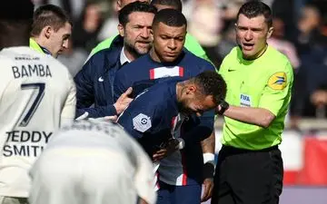 پی‌اس‌جی با اخراج نیمار وقتش را تلف می‌کند