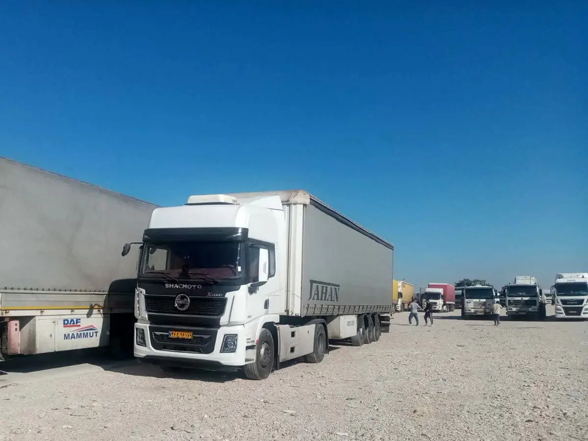 تردد بیش از ۲۵۵ هزار دستگاه کامیون حامل کالاهای صادراتی در گمرکات مرزی استان کرمانشاه 