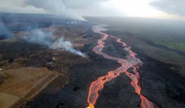 تصاویری زیبا از گدازه‌های آتشفشانی در هاوایی+فیلم